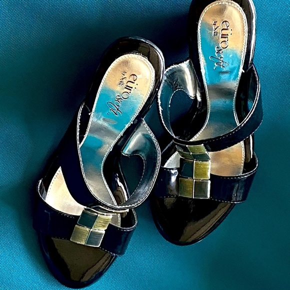 Soffe Shoes Womens 65 Black Open Toe Sandals Euro Soft Bysoffe